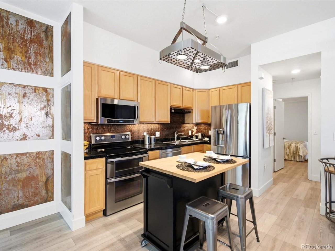 3149 Blake St 106