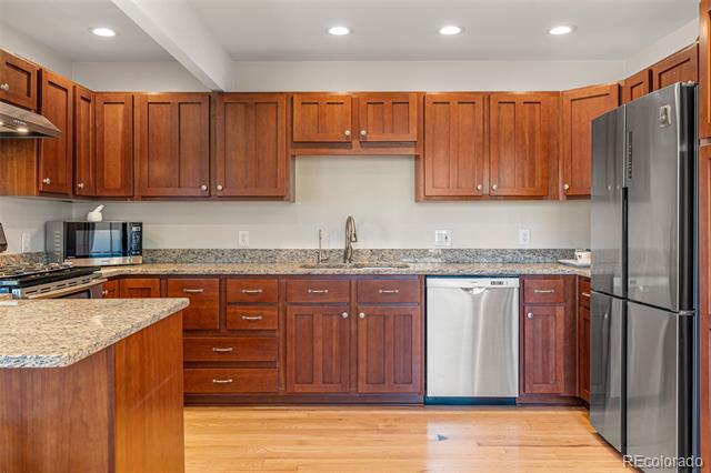 319 Camino Bosque