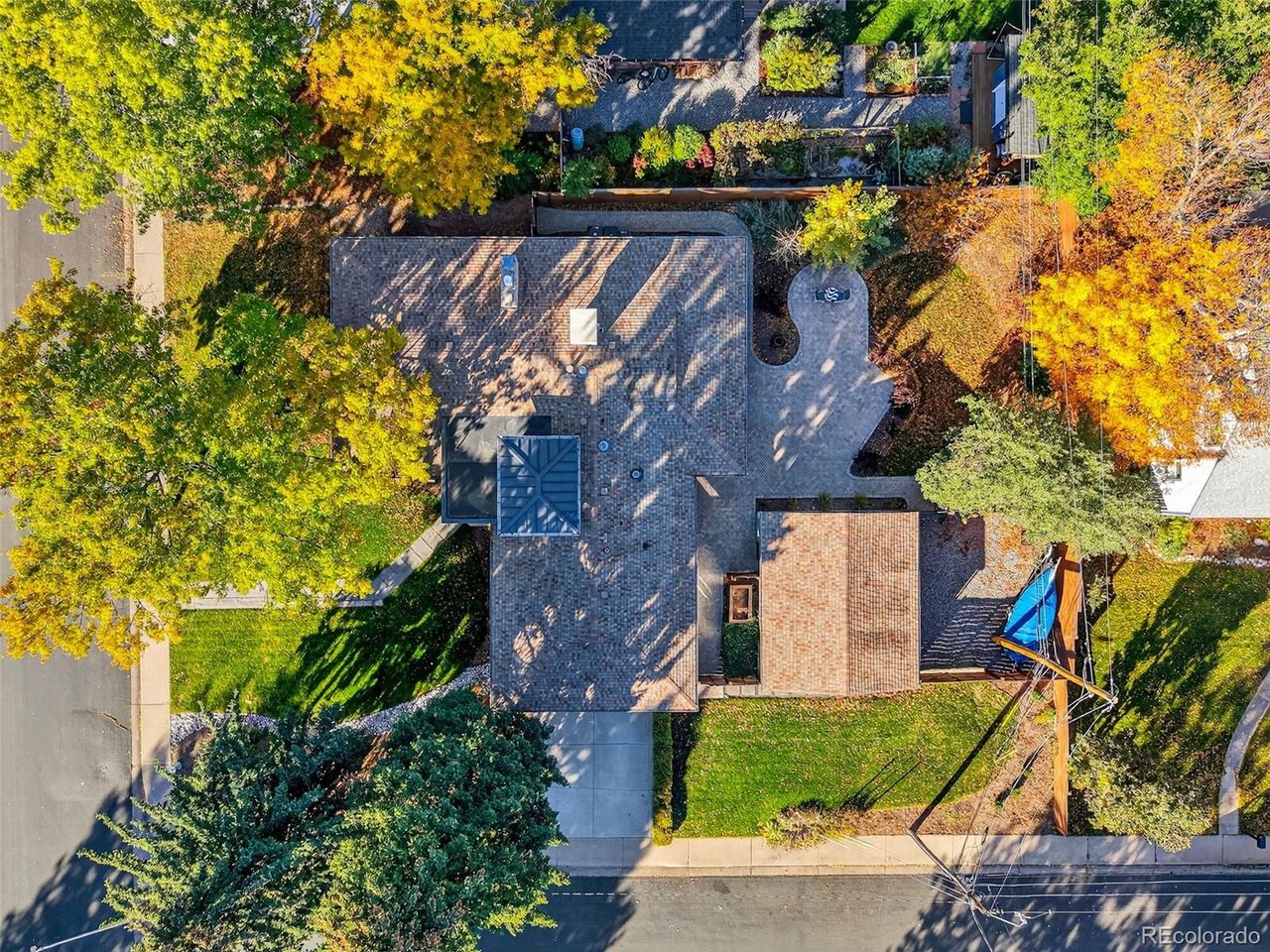 2435 Hawthorn Ave