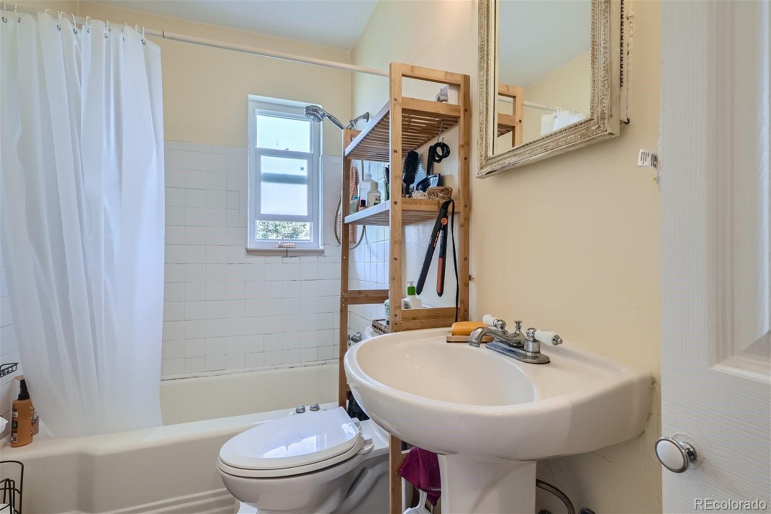 5012 W 36th Avenue Unit: 3