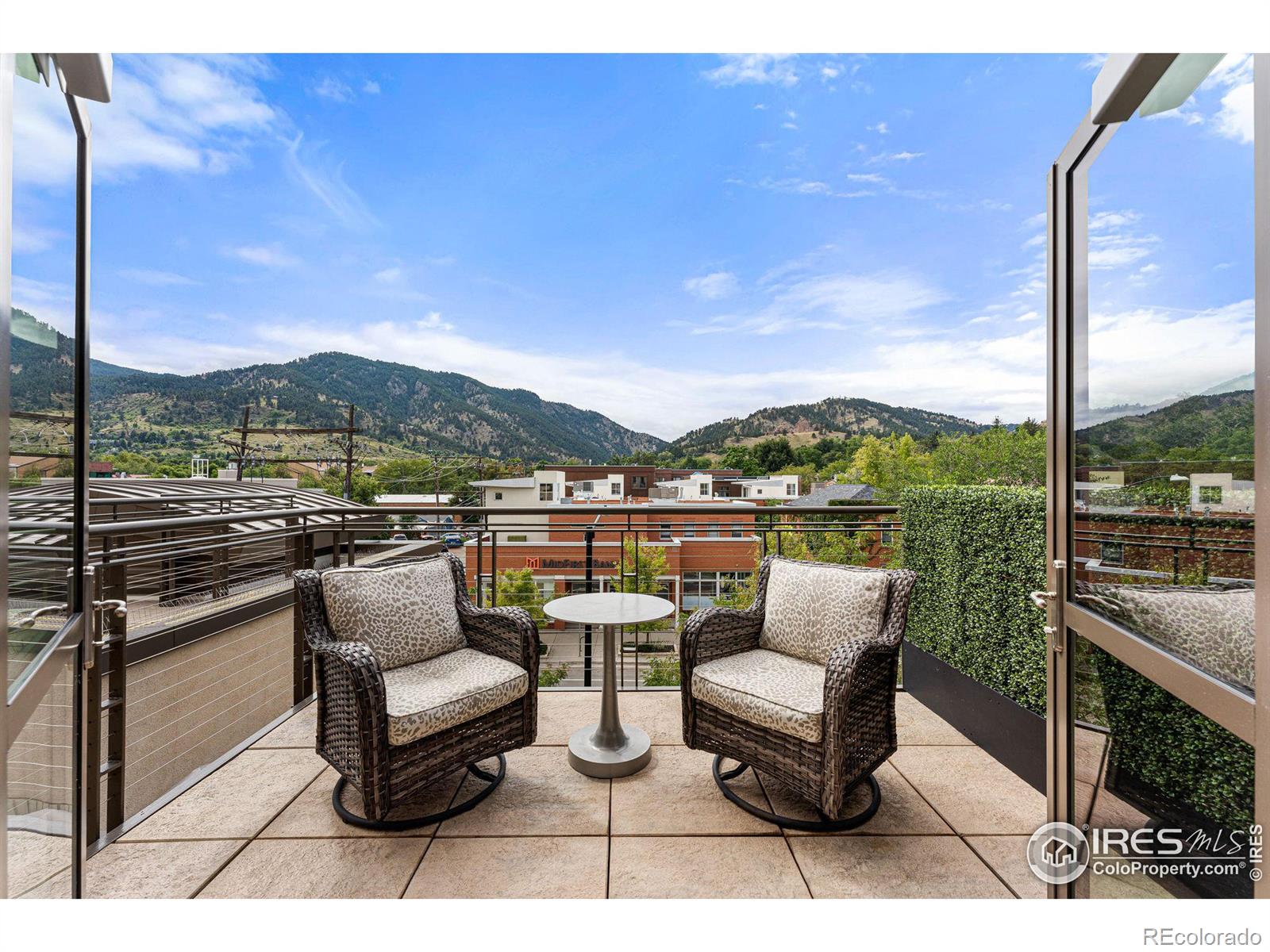 900 Pearl Street Unit: 203