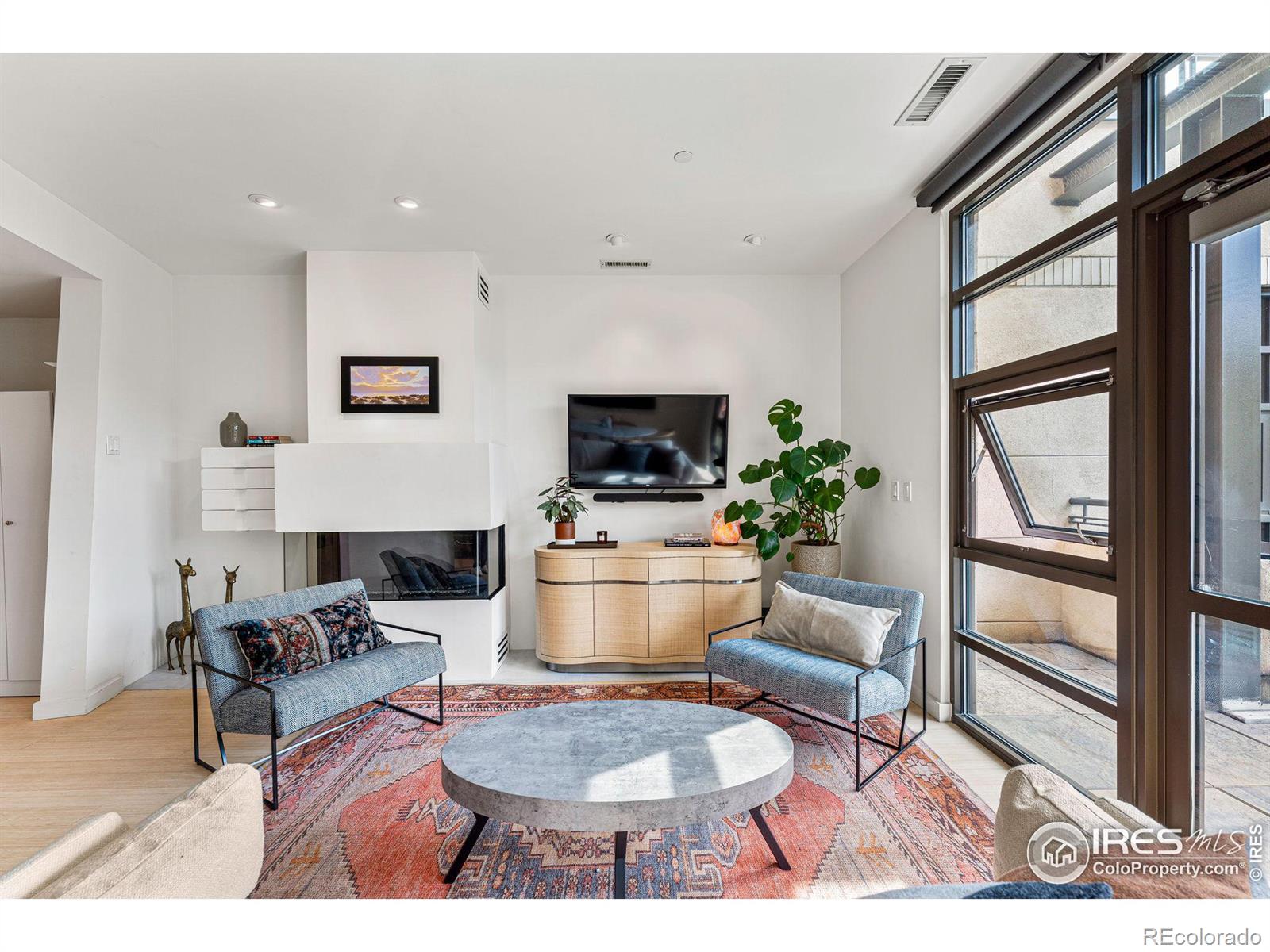 900 Pearl Street Unit: 203