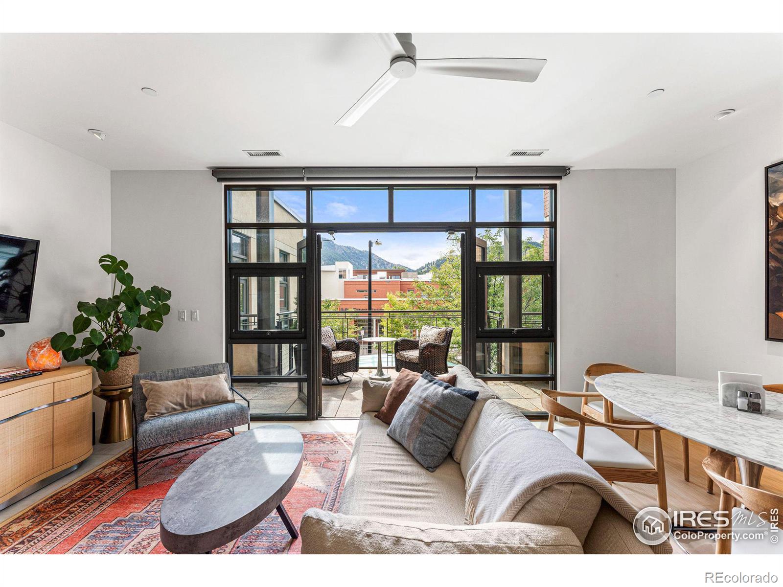 900 Pearl Street Unit: 203