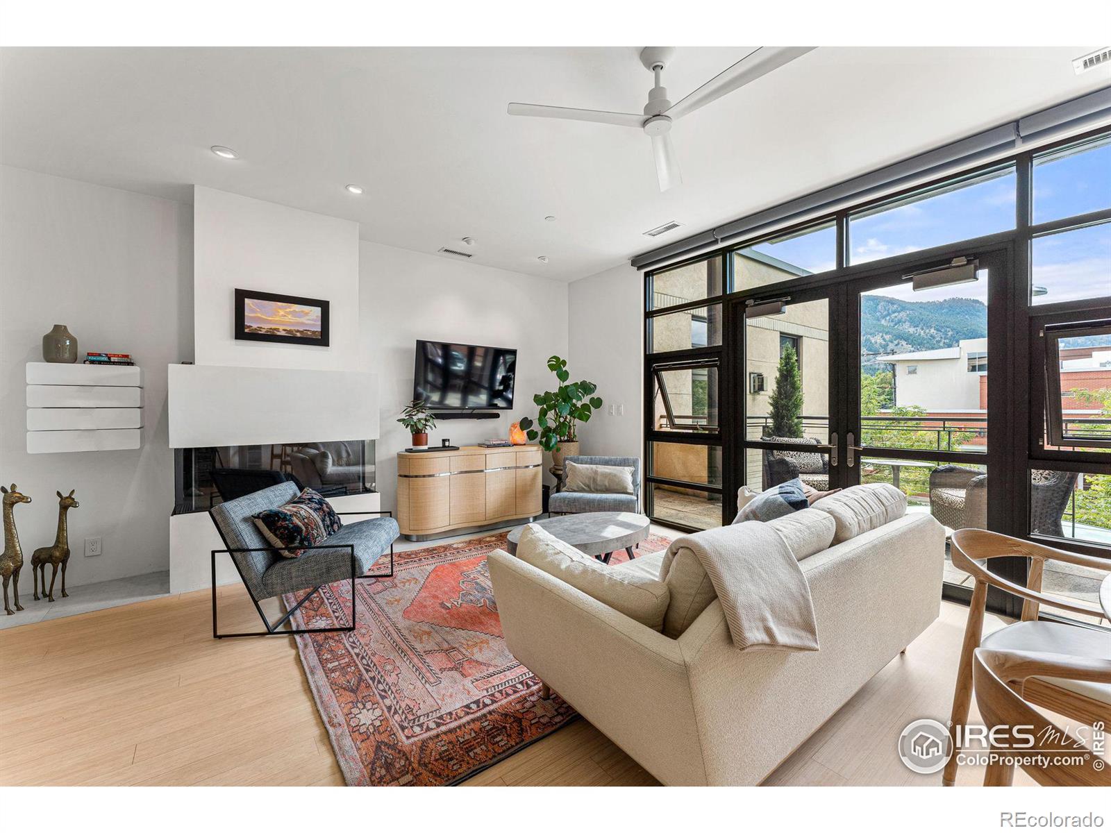 900 Pearl Street Unit: 203