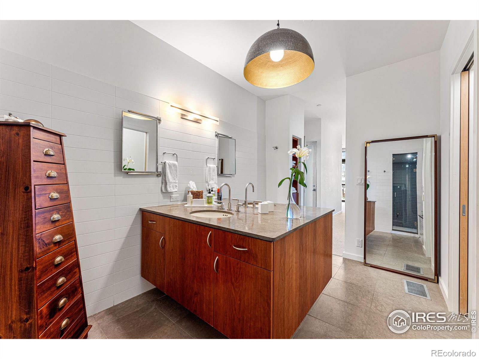 900 Pearl Street Unit: 203
