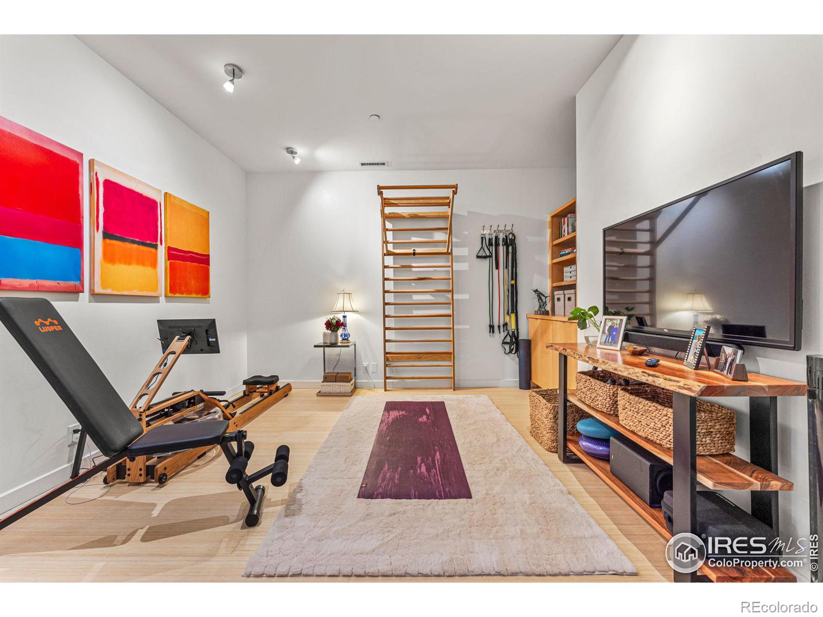 900 Pearl Street Unit: 203