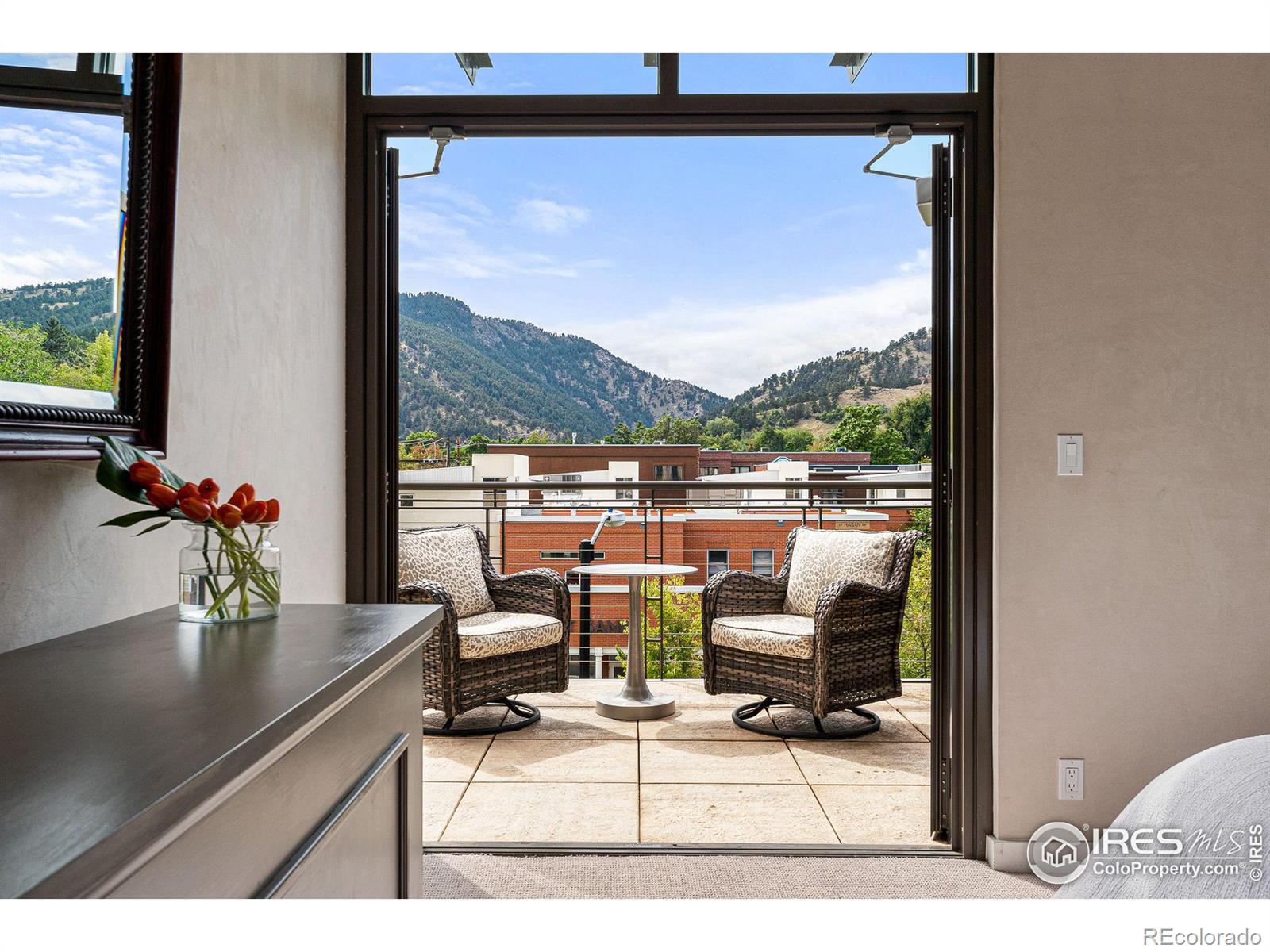 900 Pearl Street Unit: 203