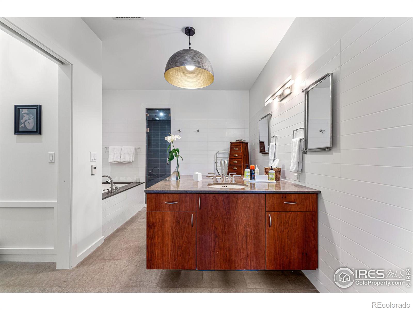 900 Pearl Street Unit: 203