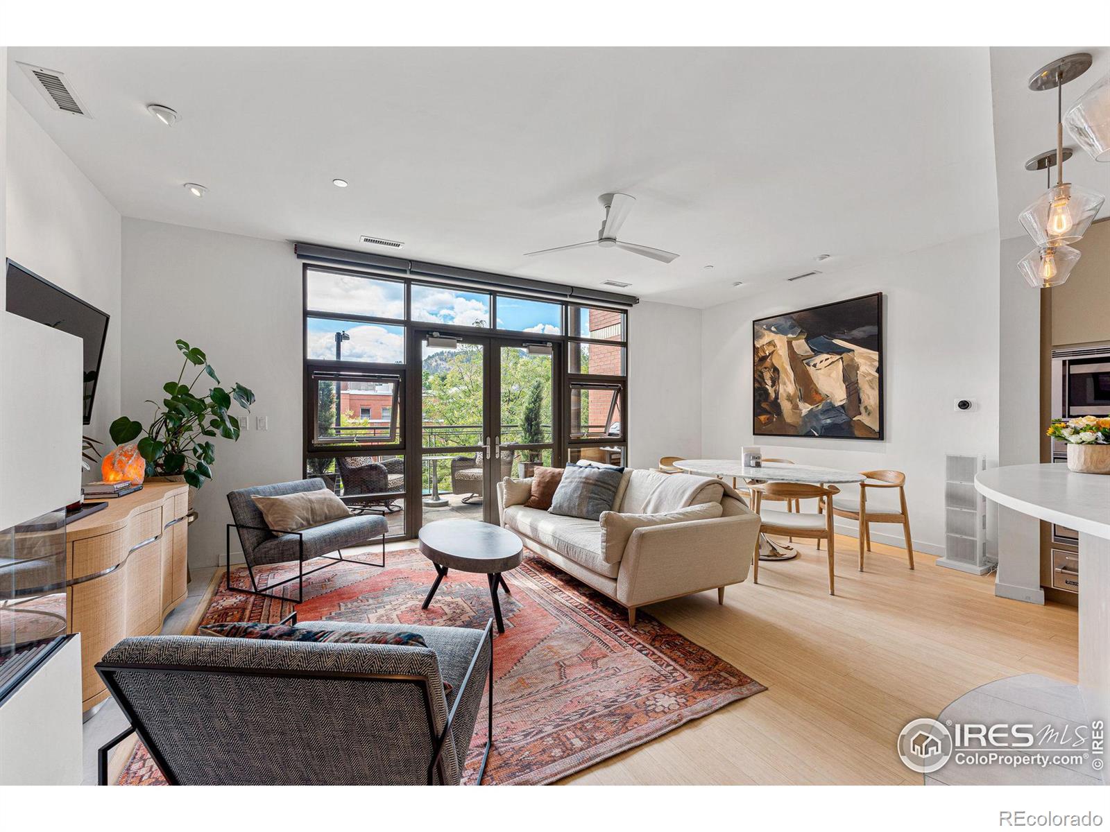 900 Pearl Street Unit: 203