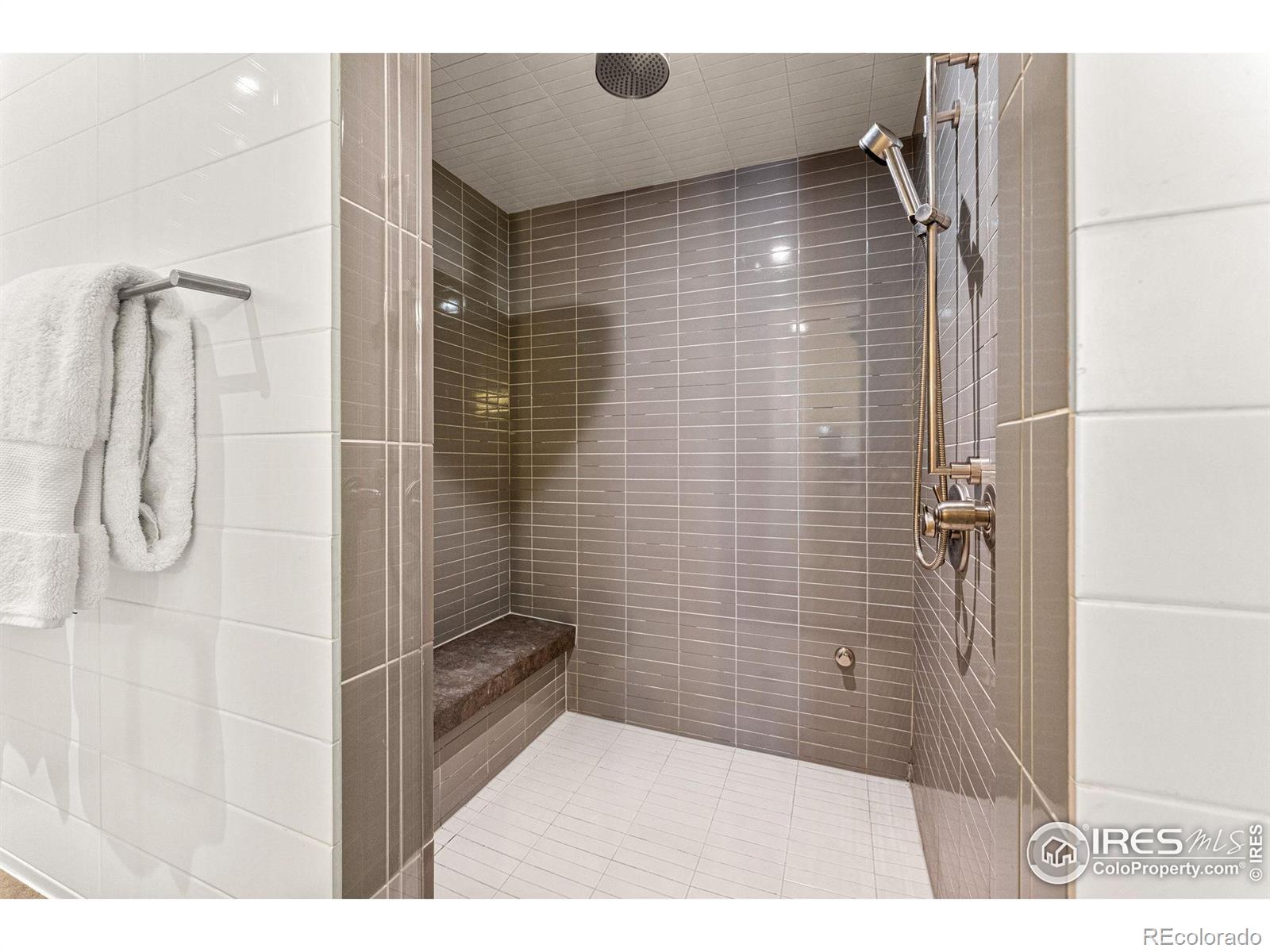 900 Pearl Street Unit: 203