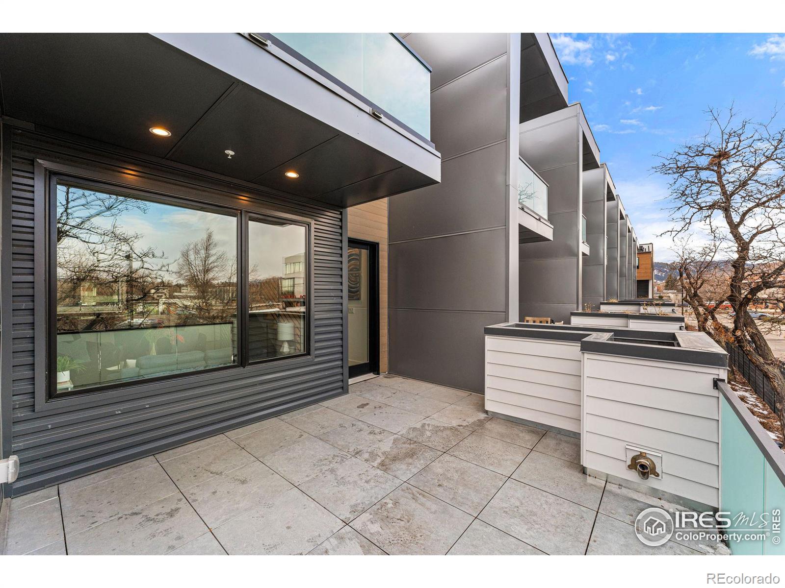 2465 Walnut Street Unit: 11