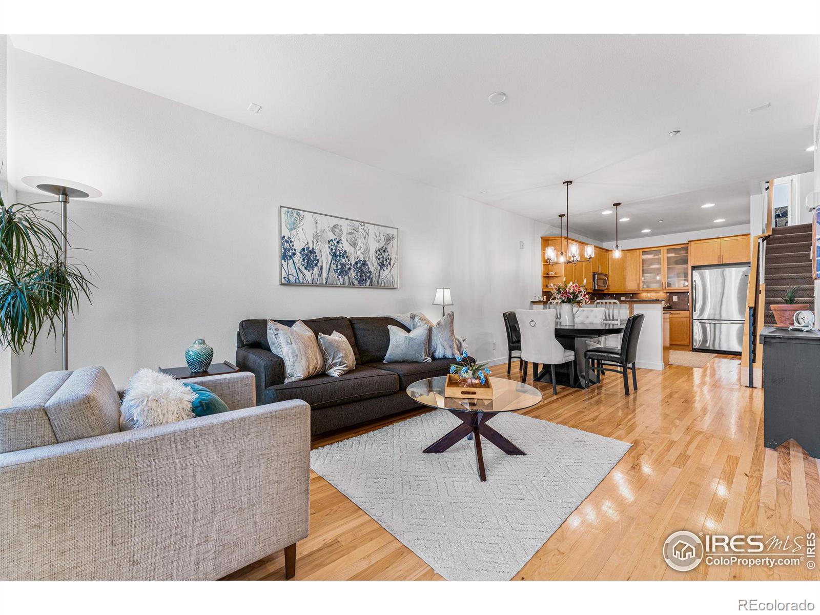 3694 Pinedale Street