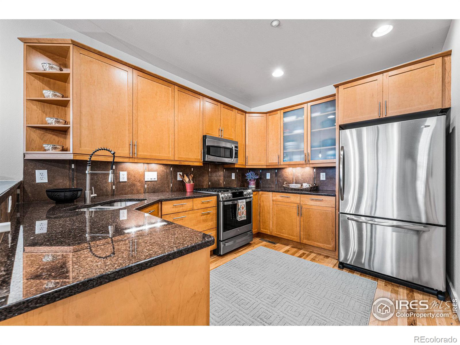 3694 Pinedale Street