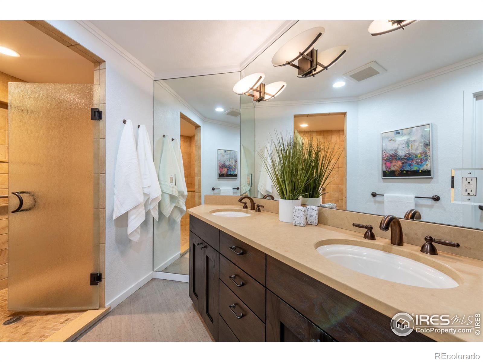 315 Arapahoe Avenue Unit: 203