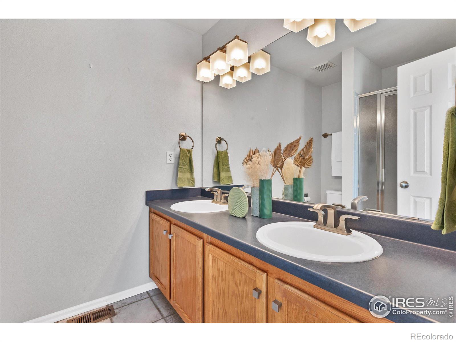 3132 W Yarrow Circle