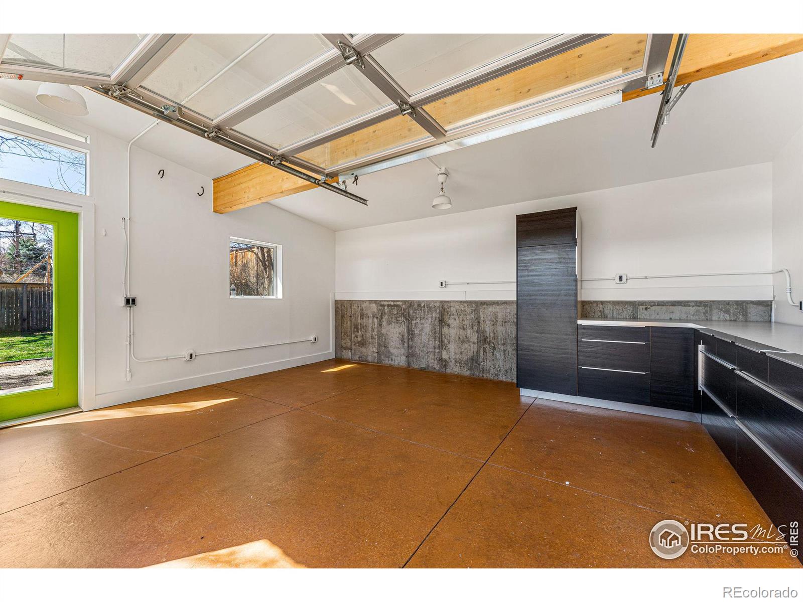 2260 Nicholl Street E