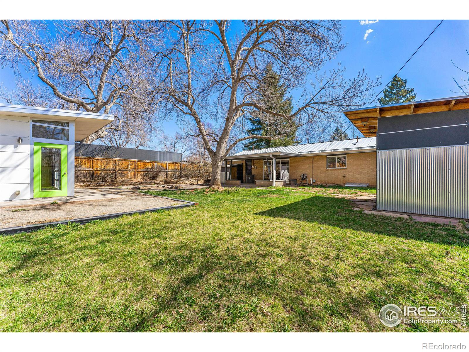 2260 Nicholl Street E