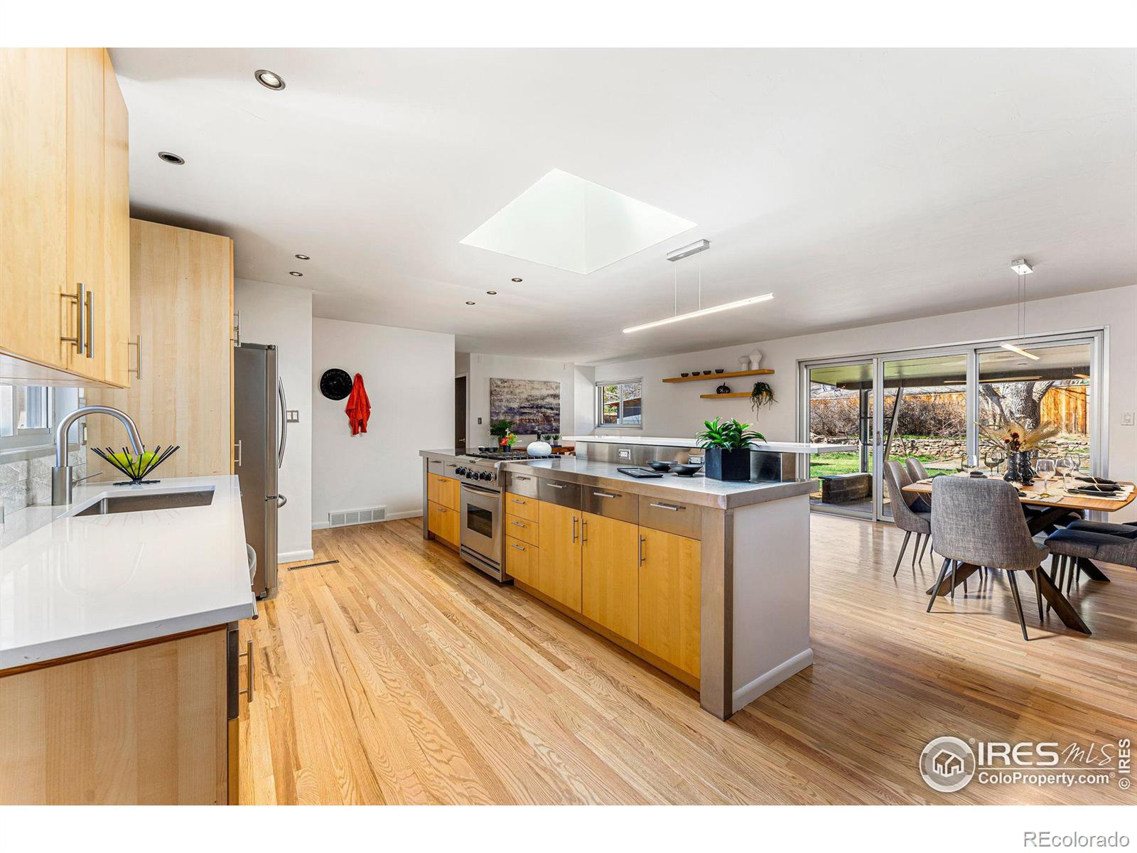 2260 Nicholl Street E