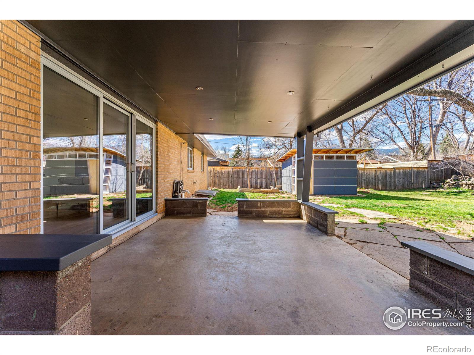 2260 Nicholl Street E