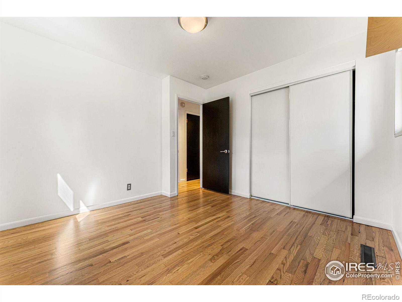 2260 Nicholl Street E