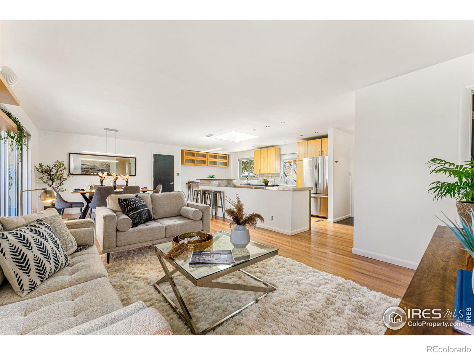 2260 Nicholl Street E