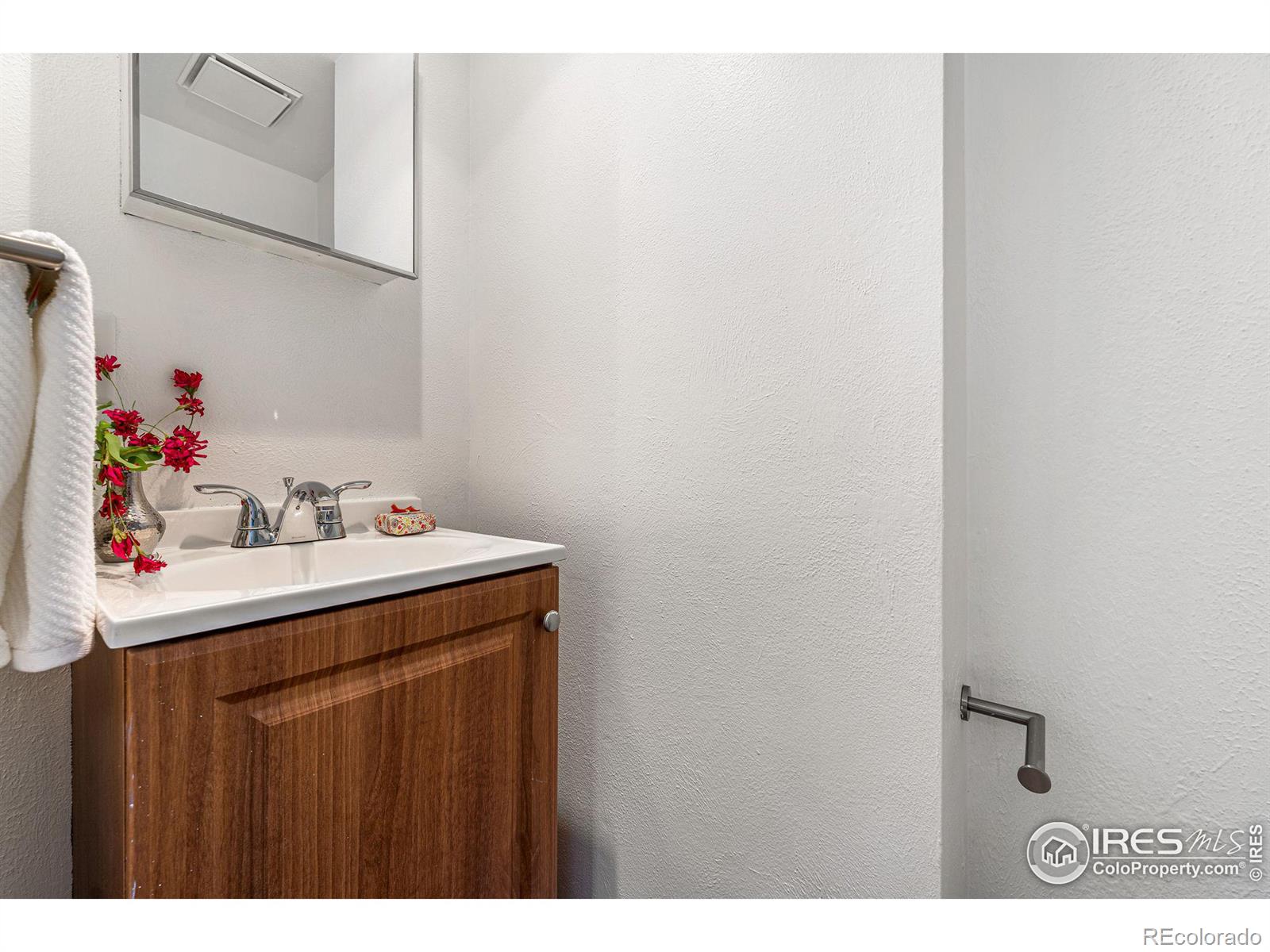 2260 Nicholl Street E