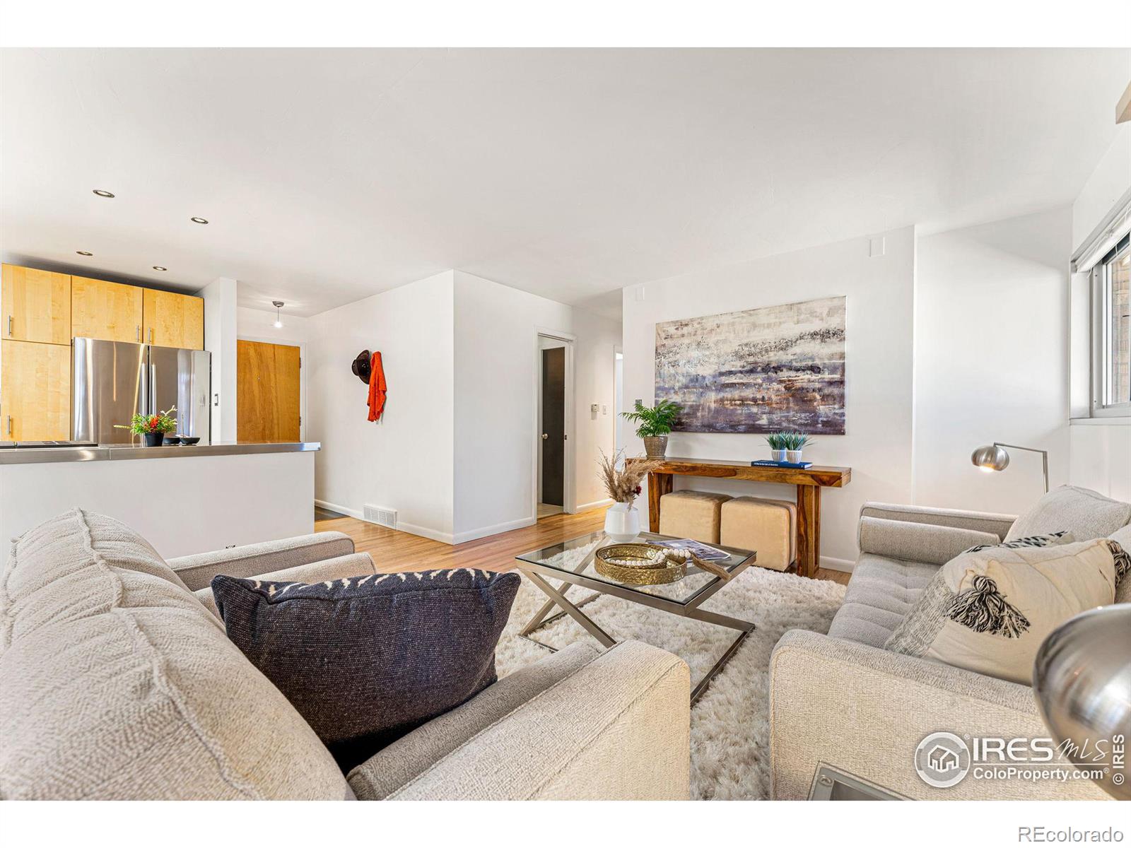 2260 Nicholl Street E