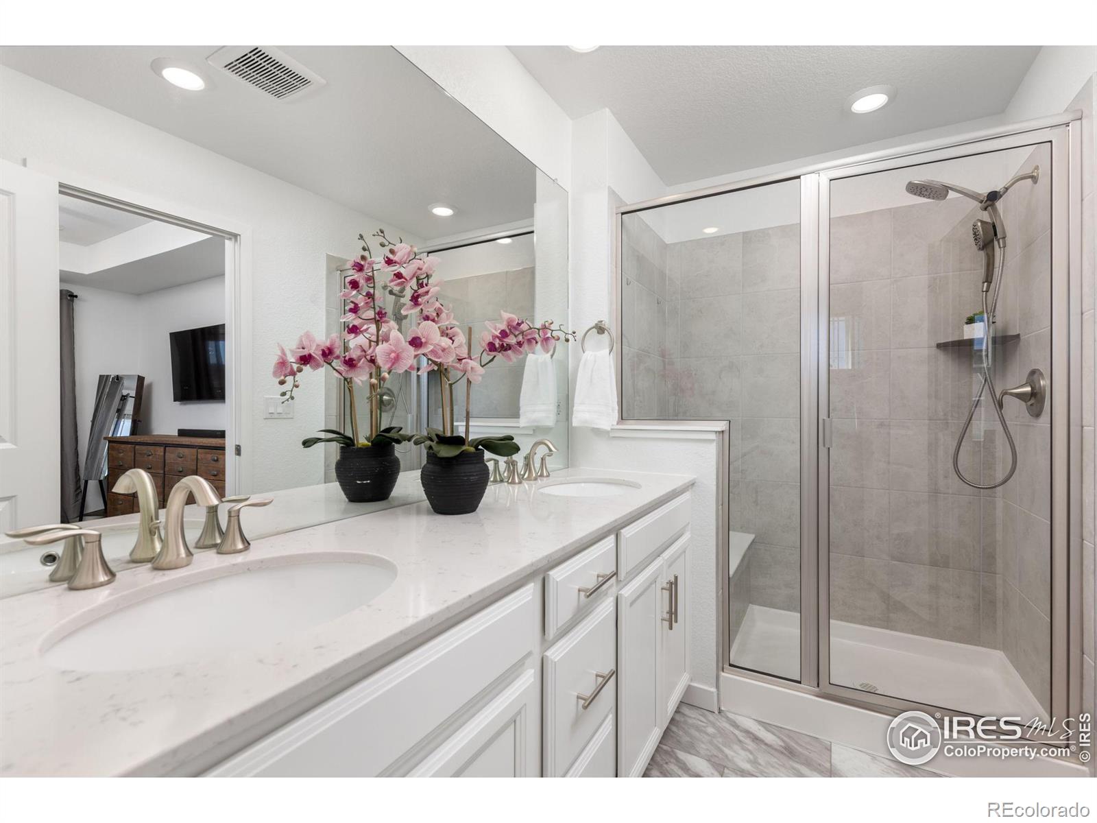 1558 Hudson Alley