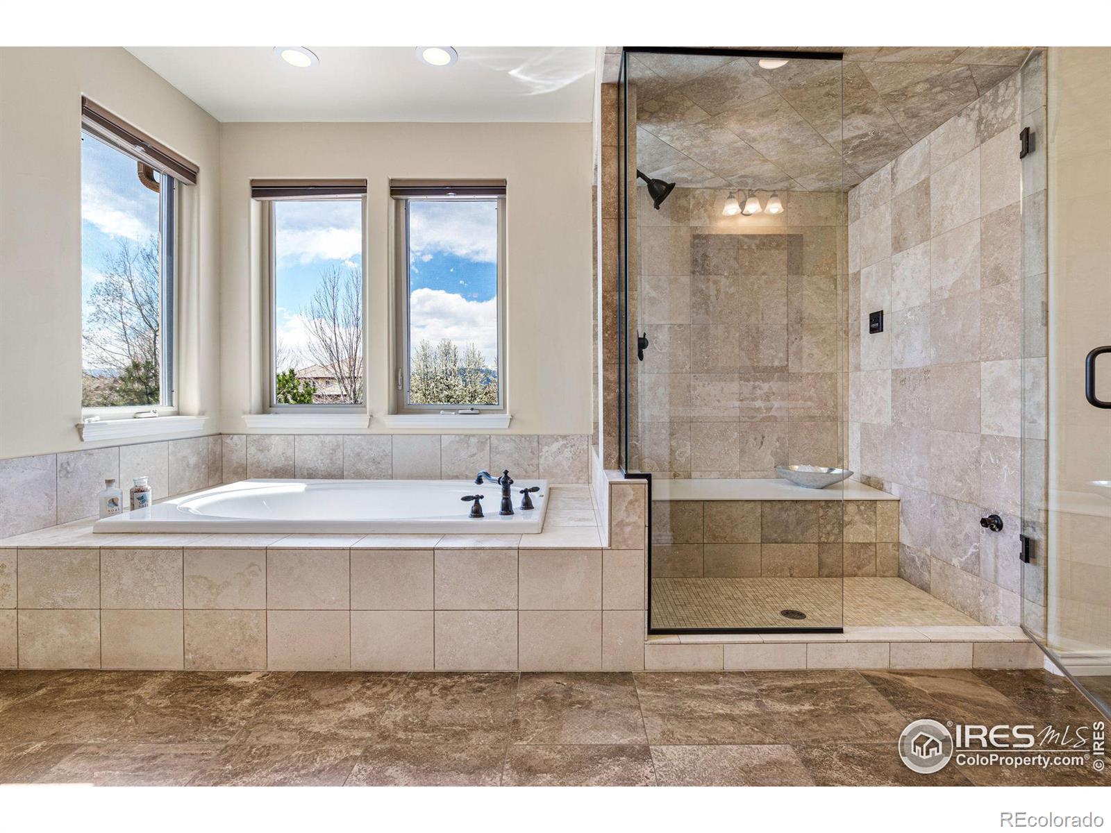 2112 Summerlin Drive