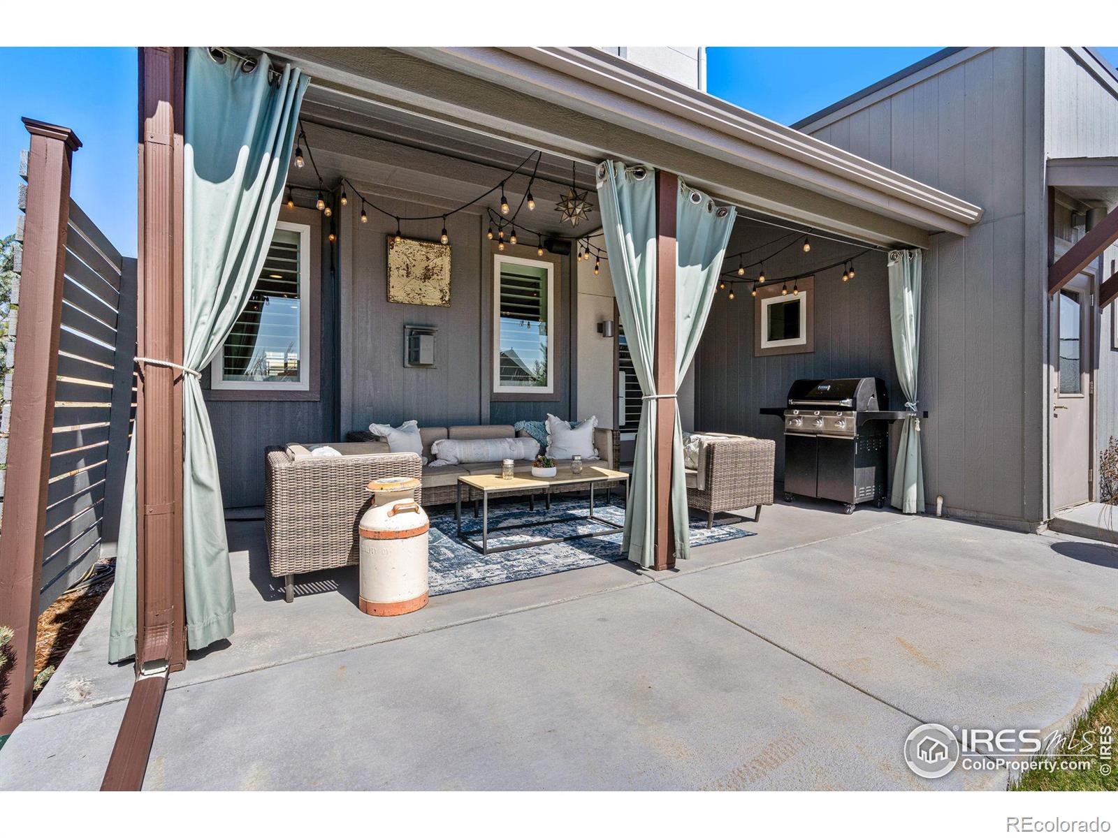 848 Zamia Avenue