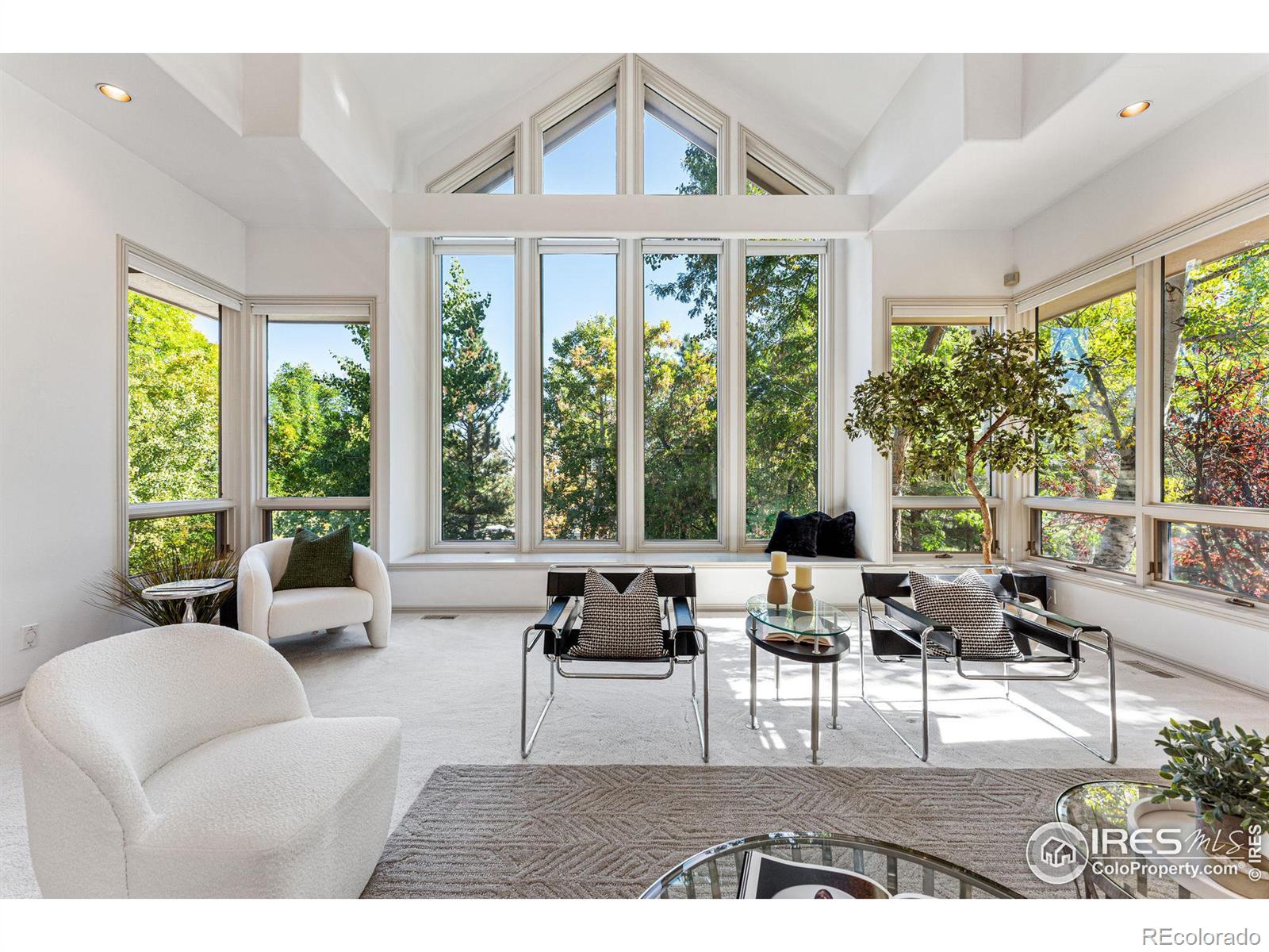 2235 Knollwood Drive