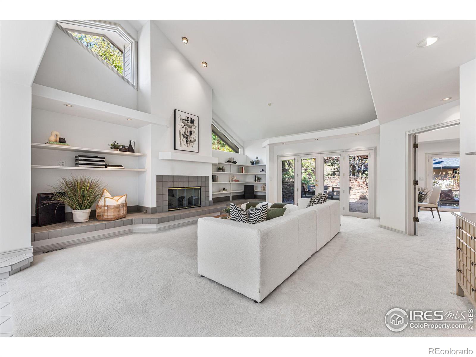 2235 Knollwood Drive