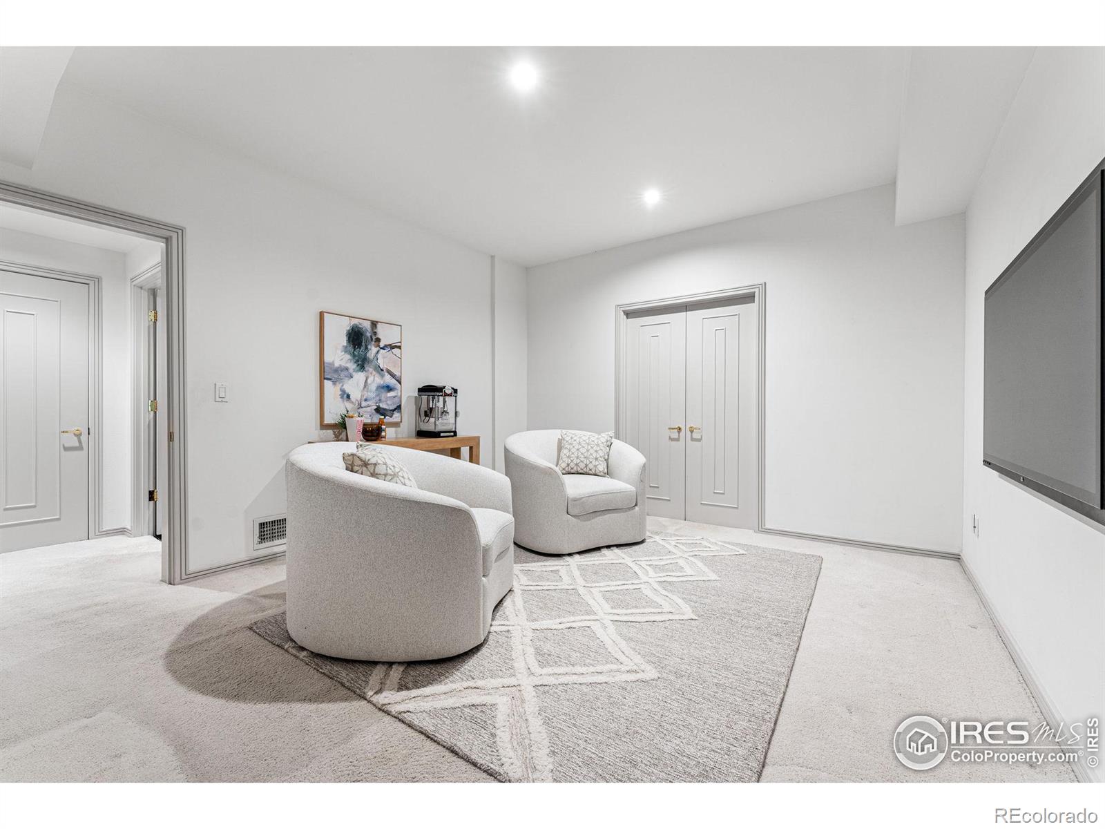 2235 Knollwood Drive