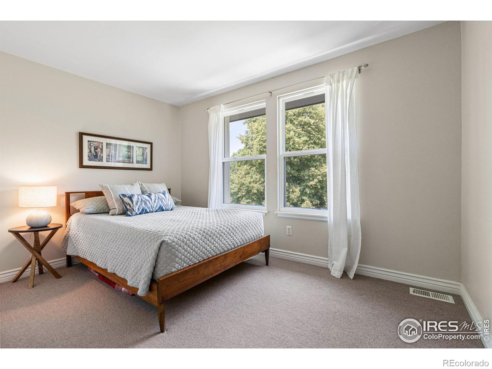 3887 Paseo del Prado