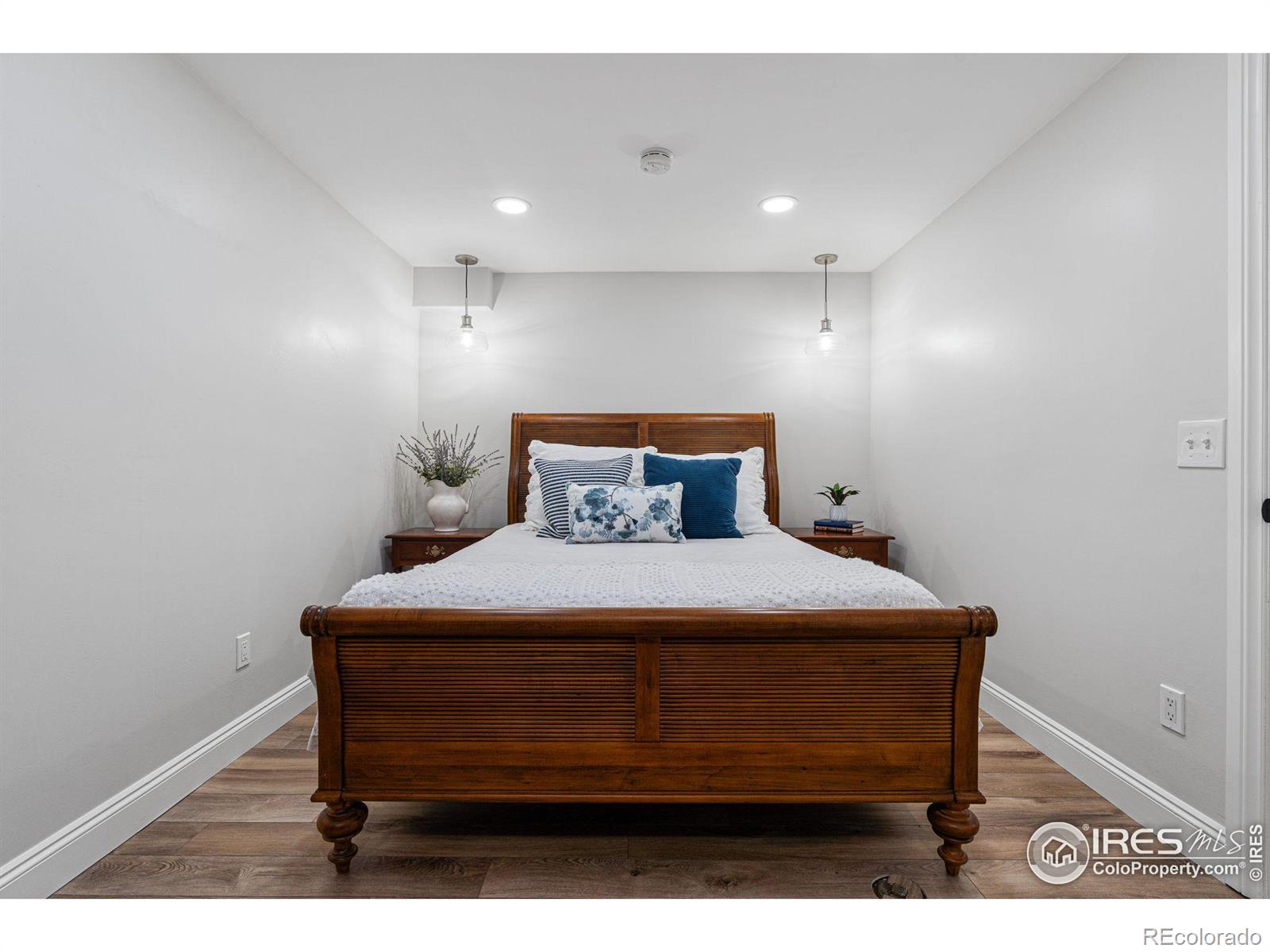 3887 Paseo del Prado