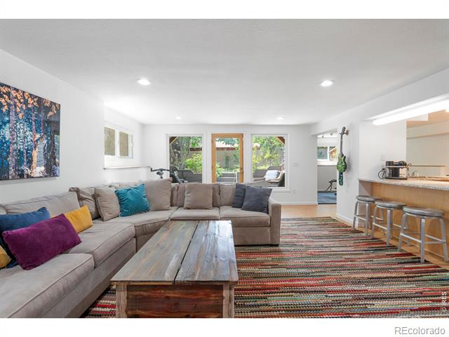 932 Locust Avenue