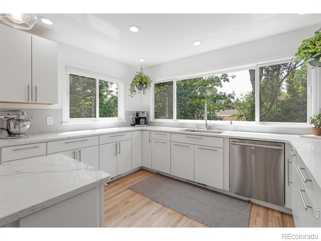 932 Locust Avenue