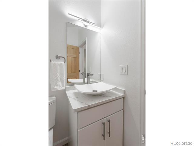 932 Locust Avenue