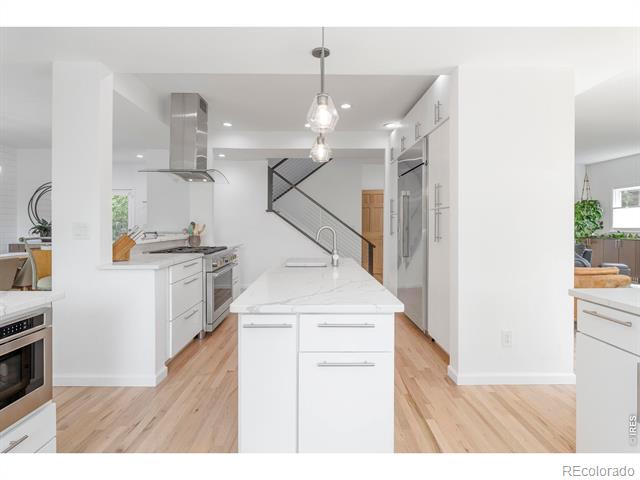932 Locust Avenue