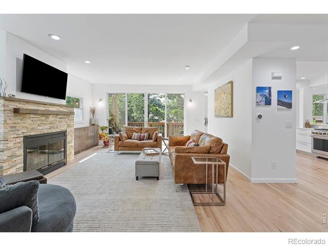932 Locust Avenue
