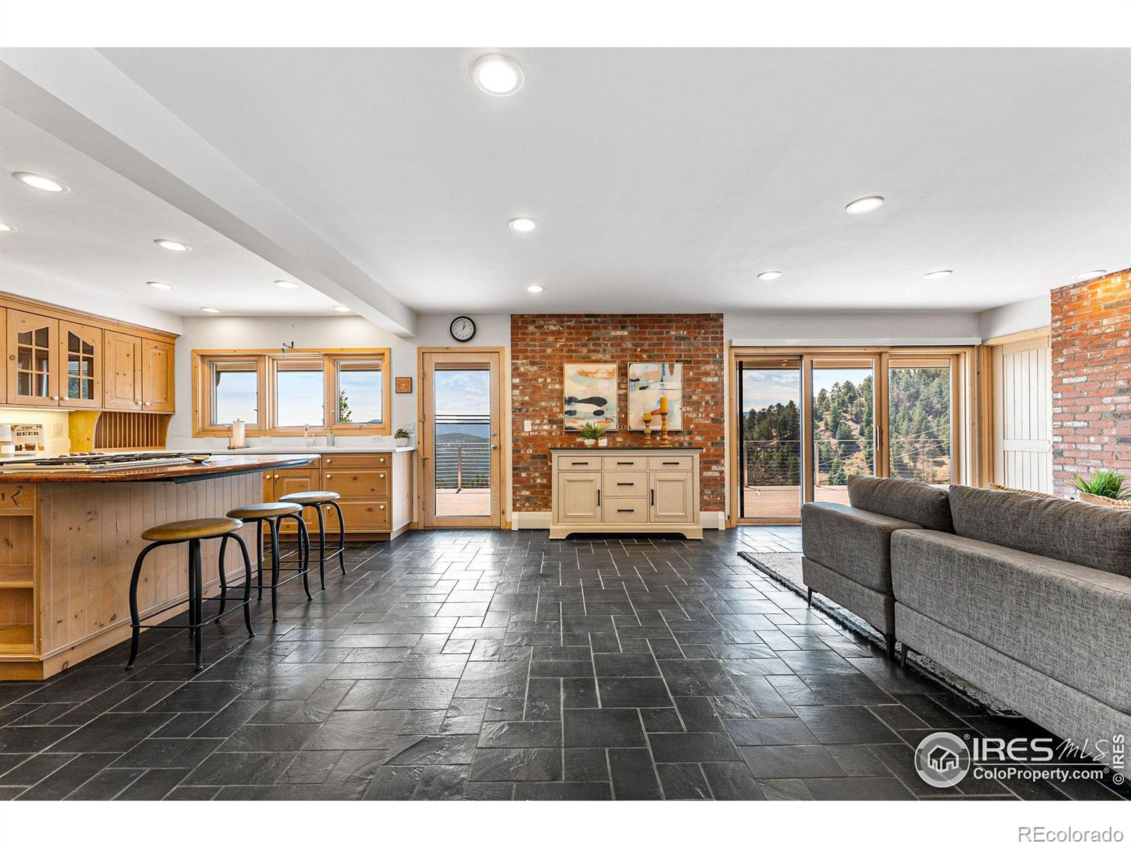 2608 Carriage Hills Drive