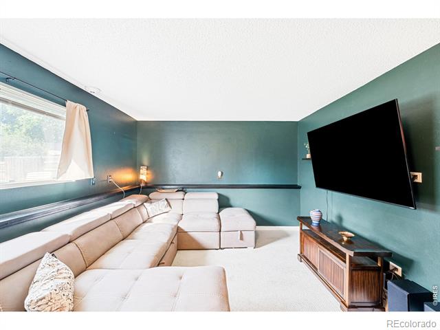 6322 W 115th Place