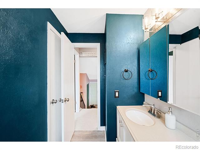 6322 W 115th Place