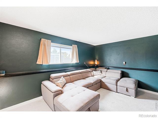 6322 W 115th Place