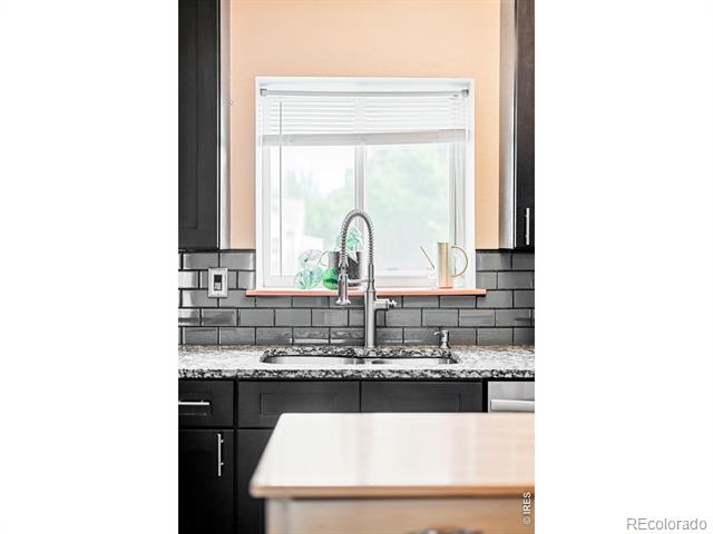 6322 W 115th Place