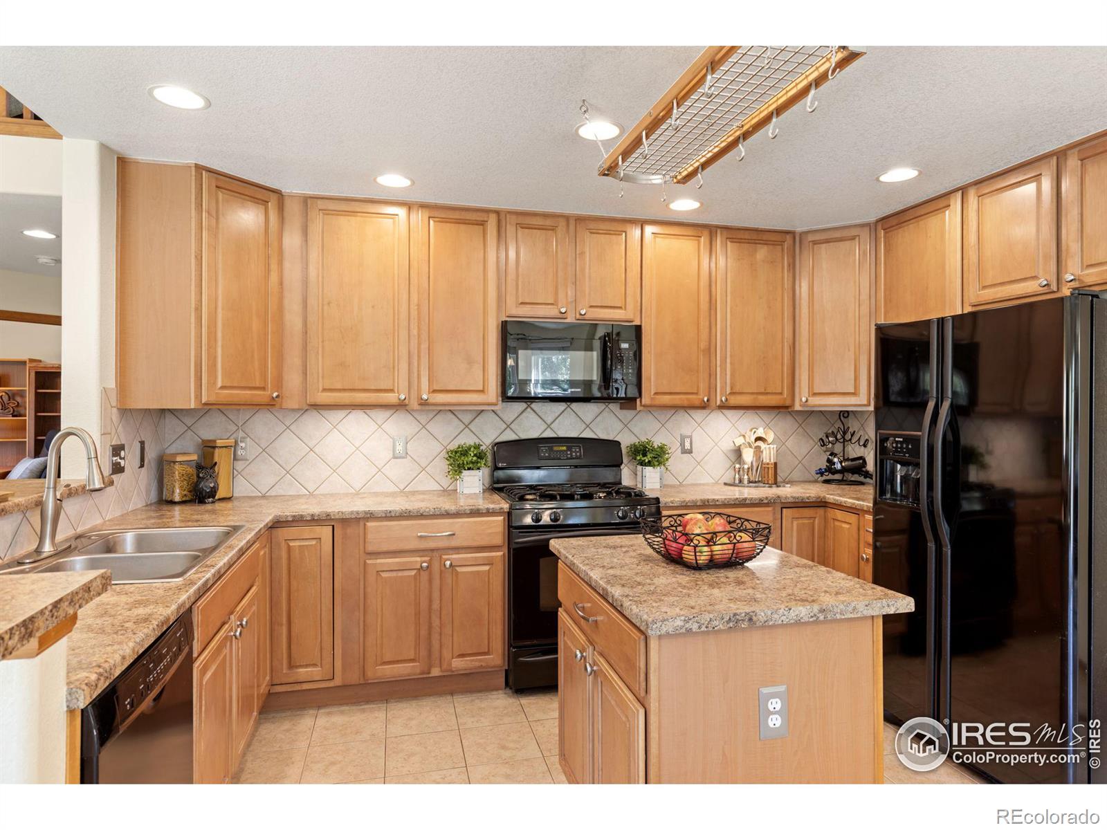 1639 Mountain Drive