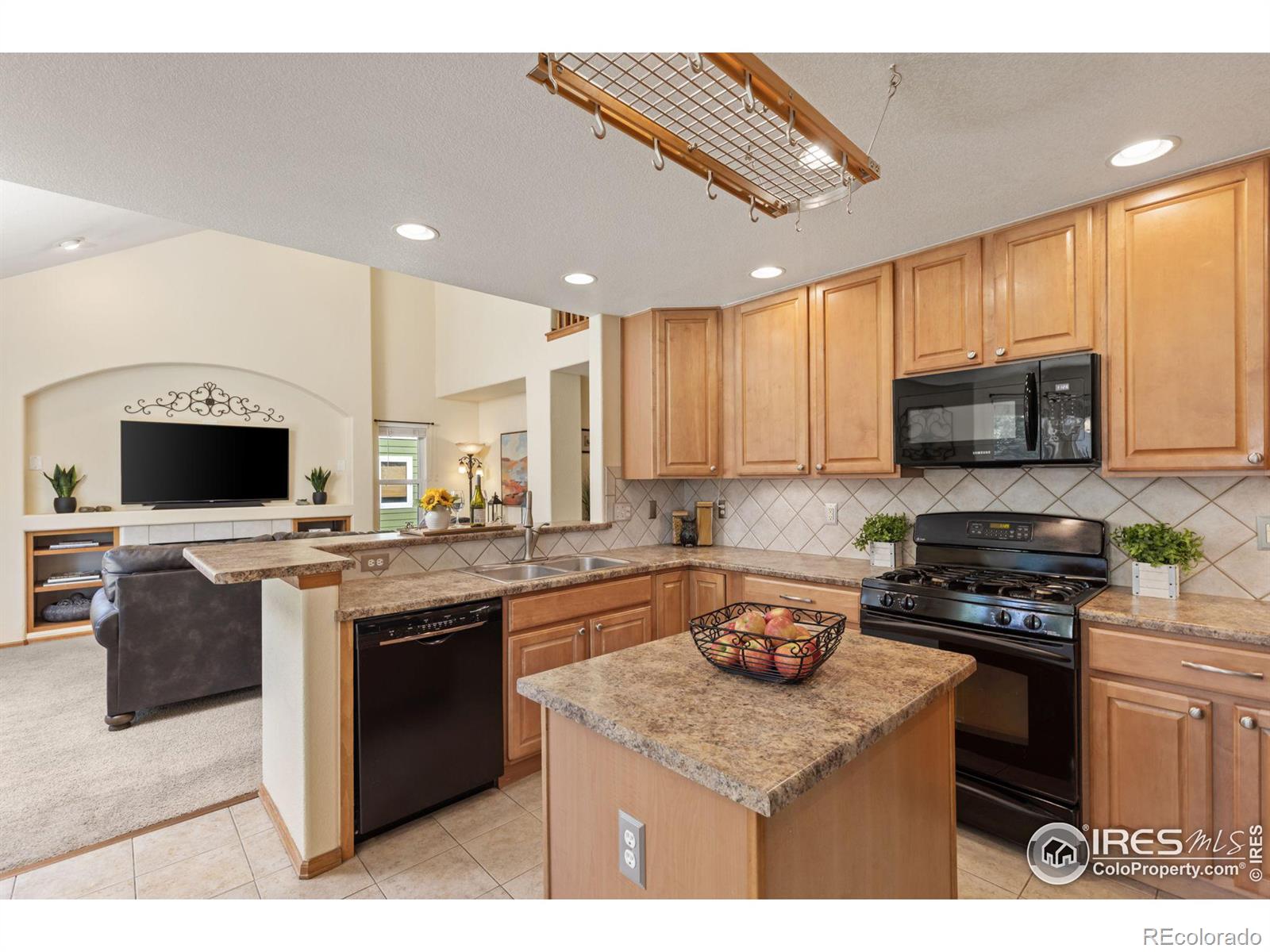 1639 Mountain Drive