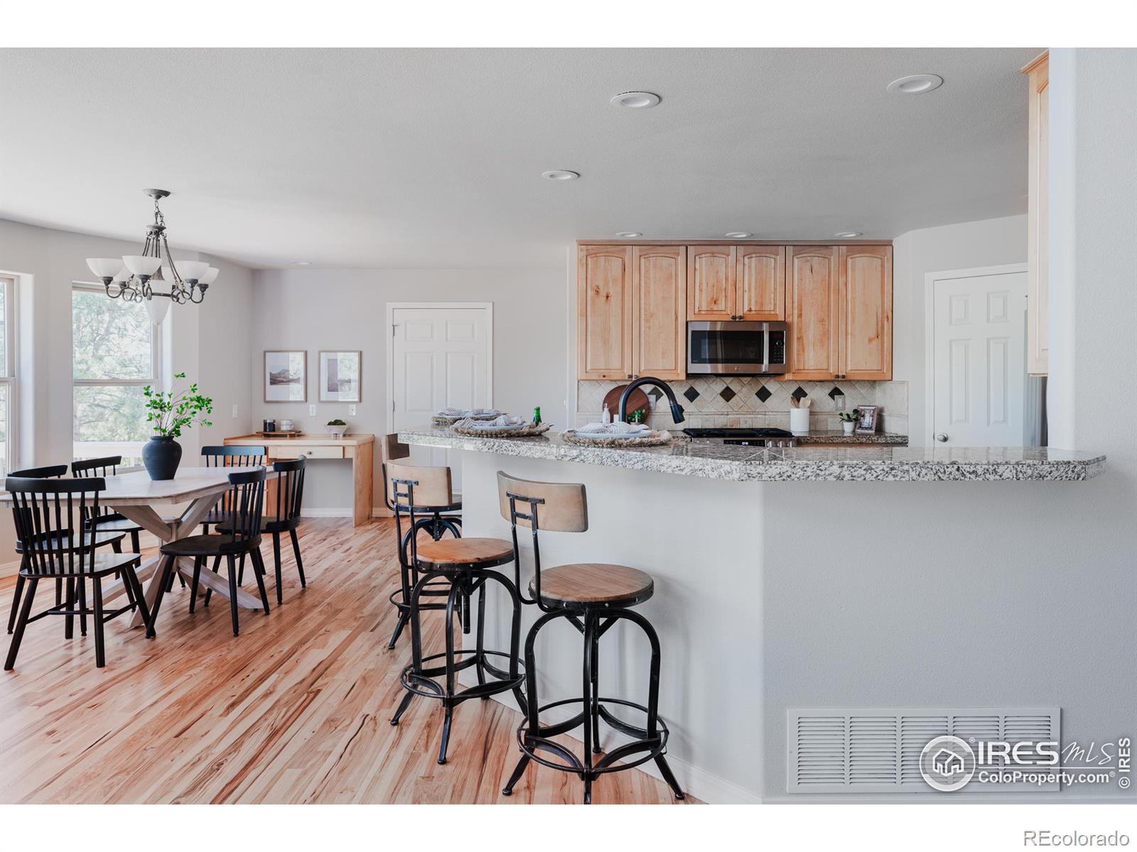 3105 Dandy Lion Lane