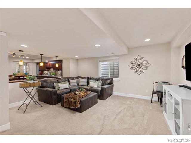 1293 Graham Circle