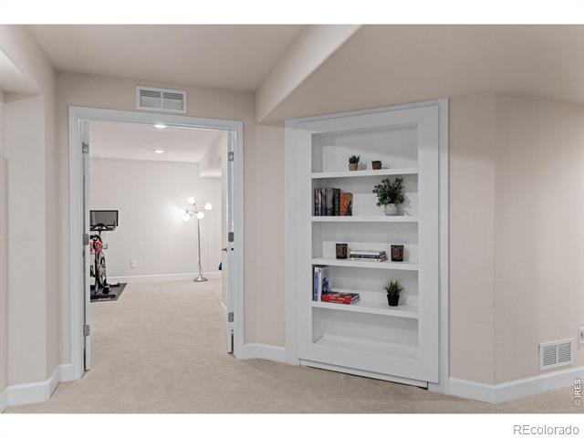 1293 Graham Circle